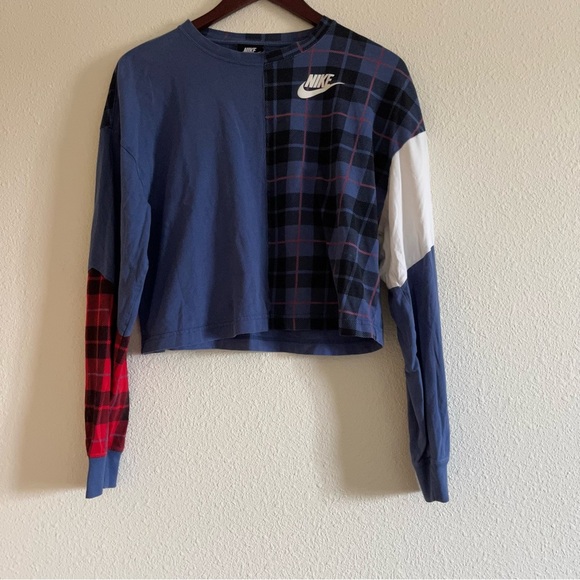 Women's NIKE Blue Red Patchwork/Color Block Cropped Long Sleeve T Shirt Size XS - Picture 3 of 8